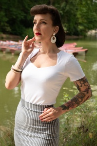 Vintage Chic for Topvintage - Topvintage exclusive ~ Aurora Diamond Neck top in wit