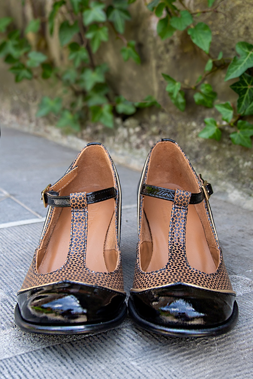 Nemonic - Juliet T-strap Pumps in Black Patent 2