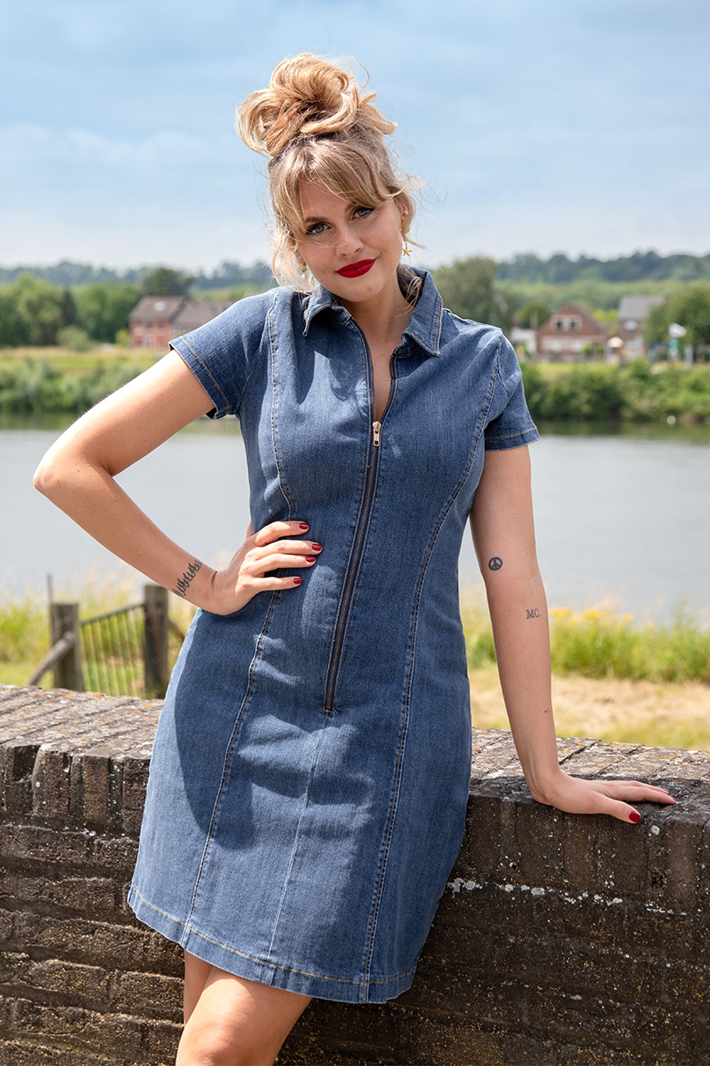 Rock-a-Booty - Exclusivité Topvintage ~ Robe trapèze Billy en jean bleu moyen