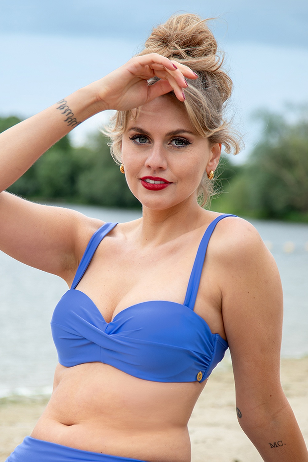 TC Beach - Twisted Bikini Top in Ocean Blue