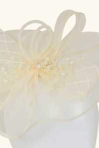 Banned Retro - Mayfair Muse Fascinator in Creme 5