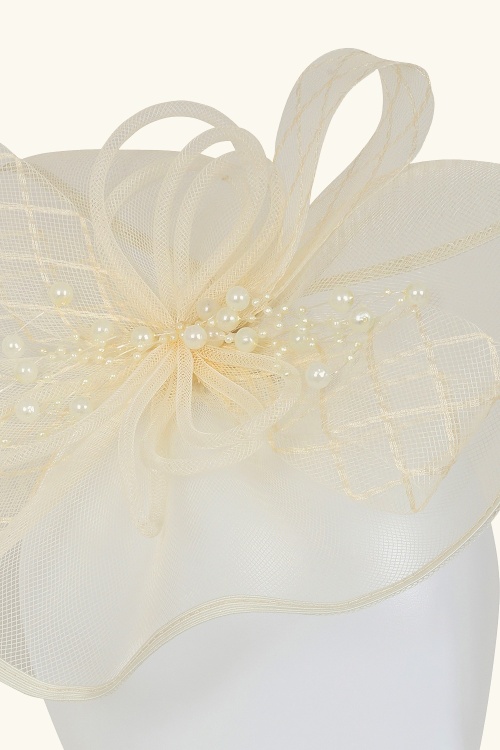 Banned Retro - Mayfair Muse Fascinator in Creme 5