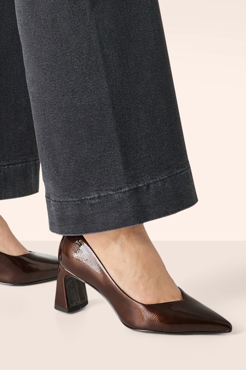 Tamaris - Point Made Glossy pumps in bruin