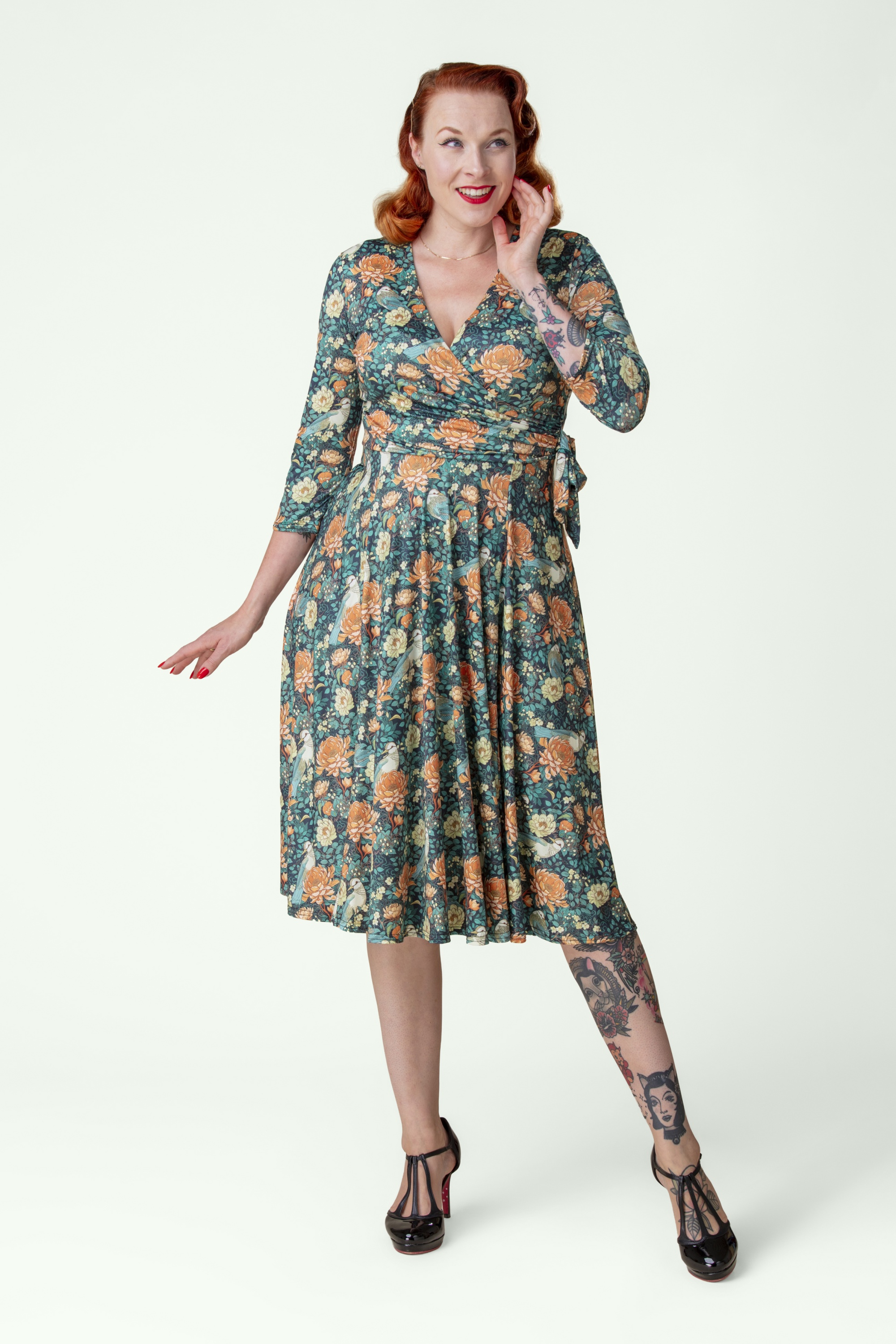 Vintage Chic for Topvintage - Exklusiv bei Topvintage ~ Aria Florales Swingkleid in Marineblau und Orange 2