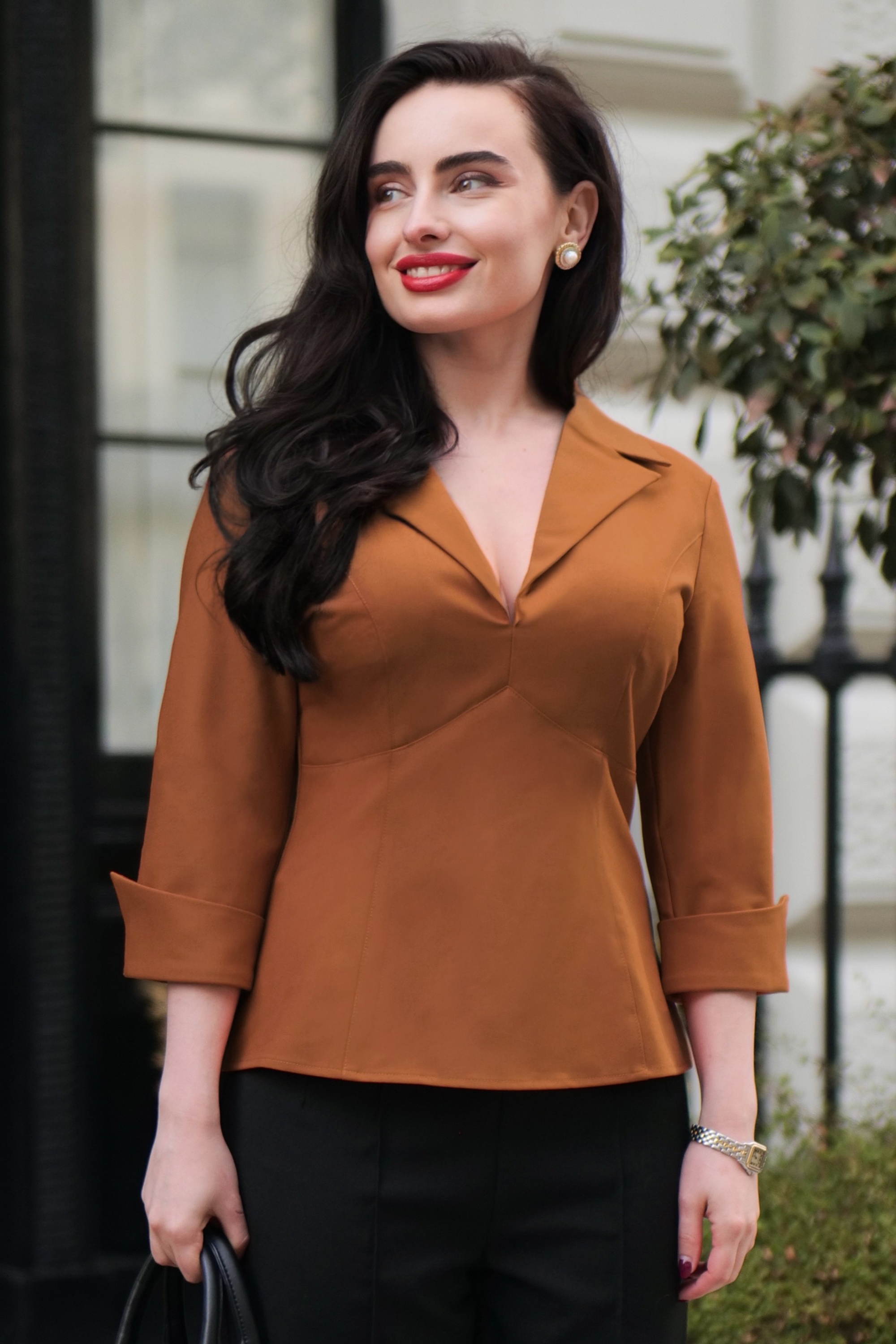 Glamour Bunny Business Babe - Topvintage exclusive ~ Dianne Blouse in Caramel