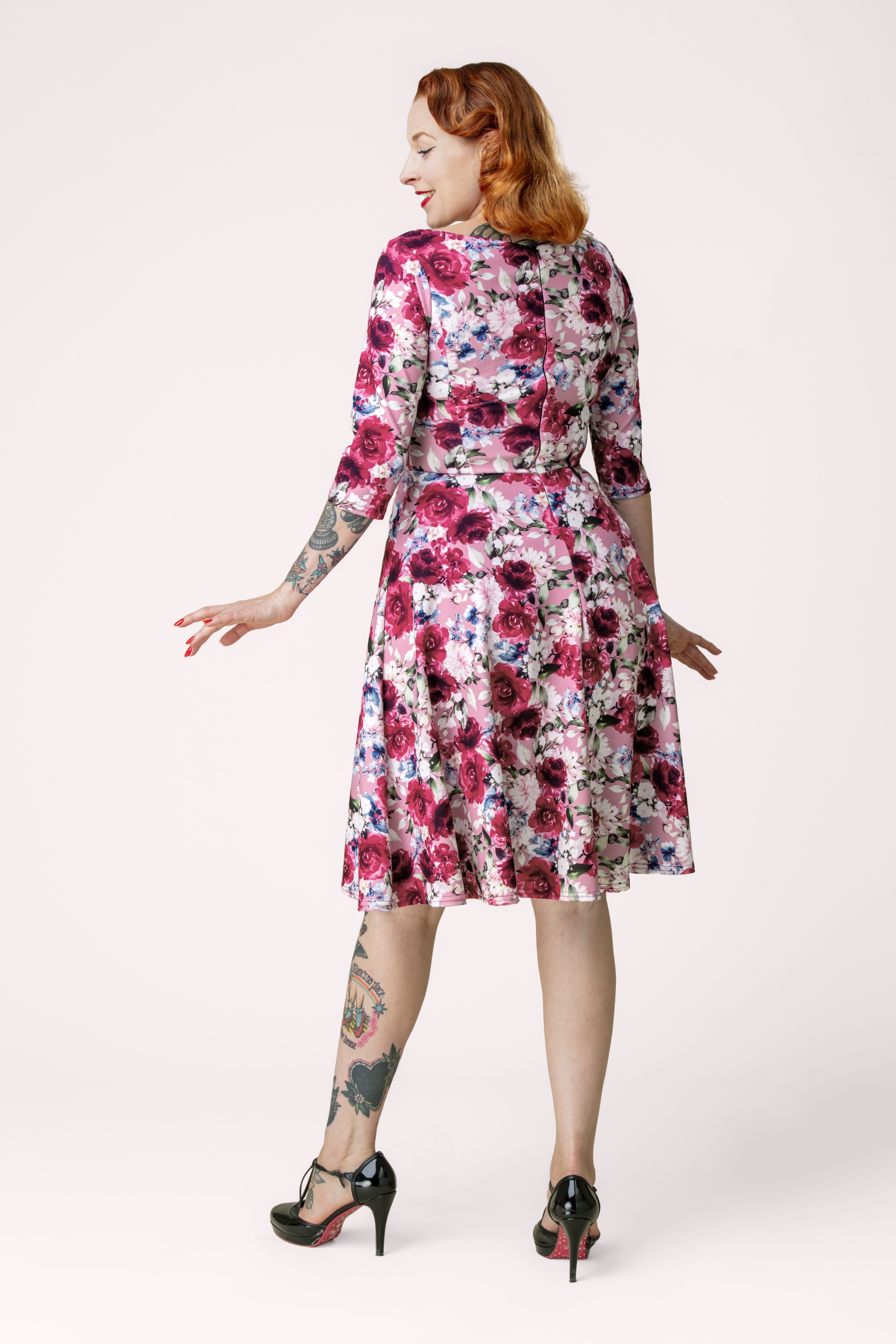 Vintage Chic for Topvintage - Topvintage exclusive ~ Tess Floral Swing Dress in Pink 4