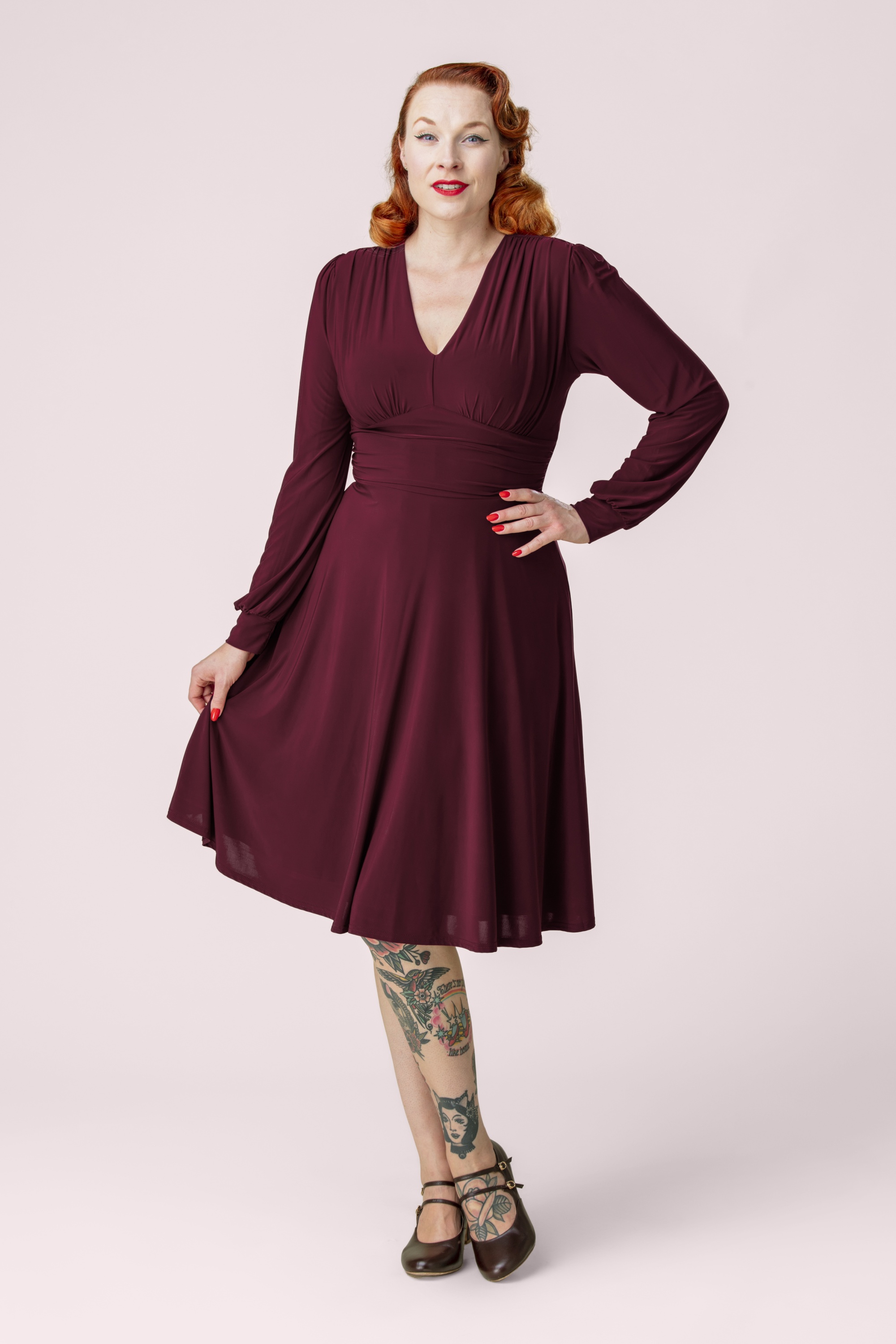 Vintage Chic for Topvintage - Topvintage exclusive ~ Chanti Slinky Swing Dress in Wine