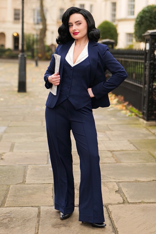 Glamour Bunny Business Babe - Topvintage exclusive ~ Pantalon à jambes larges Diadora en bleu marine. 2