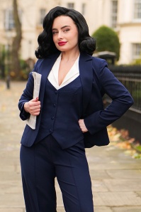 Glamour Bunny Business Babe - Topvintage exclusive ~ Diadora blazer in navy