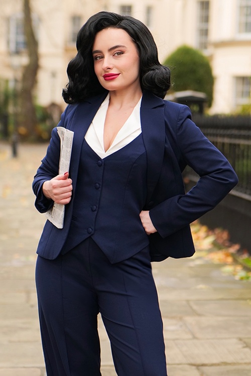 Glamour Bunny Business Babe - Exclusivité Topvintage ~ Blazer Diadora en bleu marine