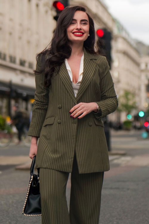 Glamour Bunny Business Babe - Exclusivité Topvintage ~ Blazer à rayures fines Marlene en vert