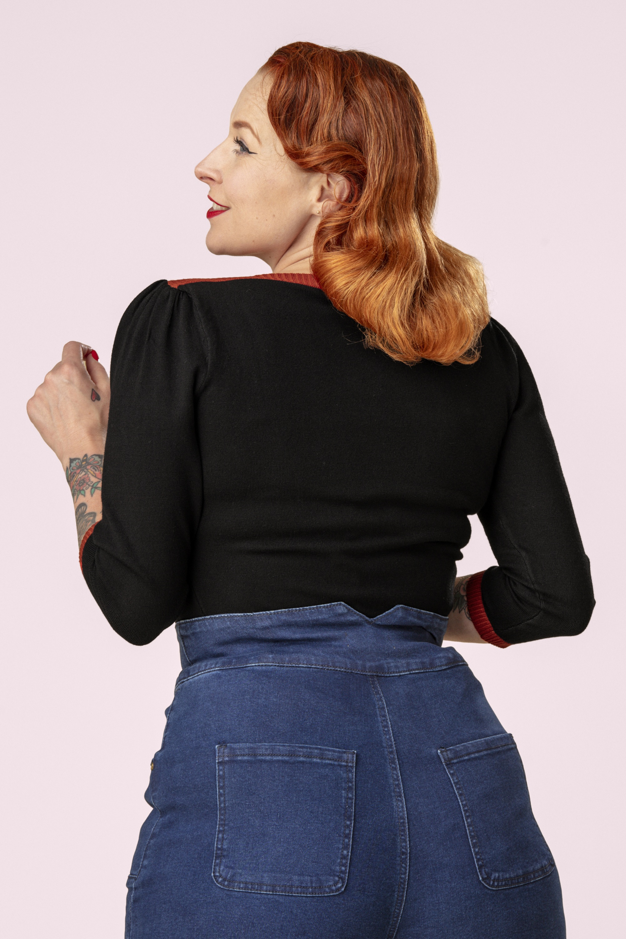 Banned Retro - Pull Atomic Star en Noir et Rouge 3