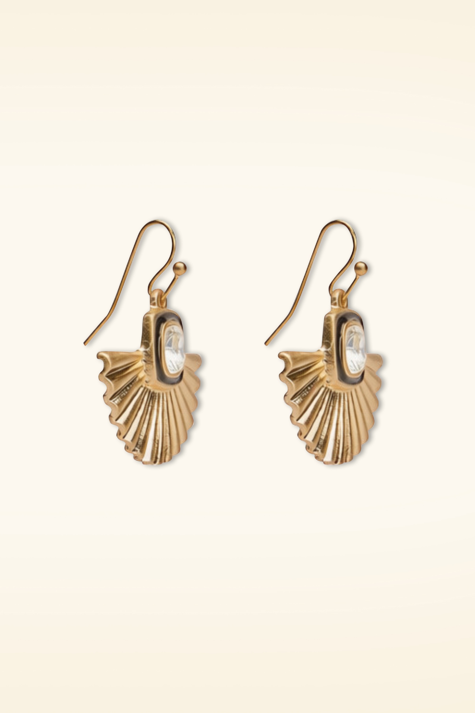 Lovely - Glamorous Fan Earrings in Gold 2