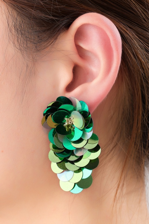 Day&Eve by Go Dutch Label - Waterfall Bloom Earrings in Green