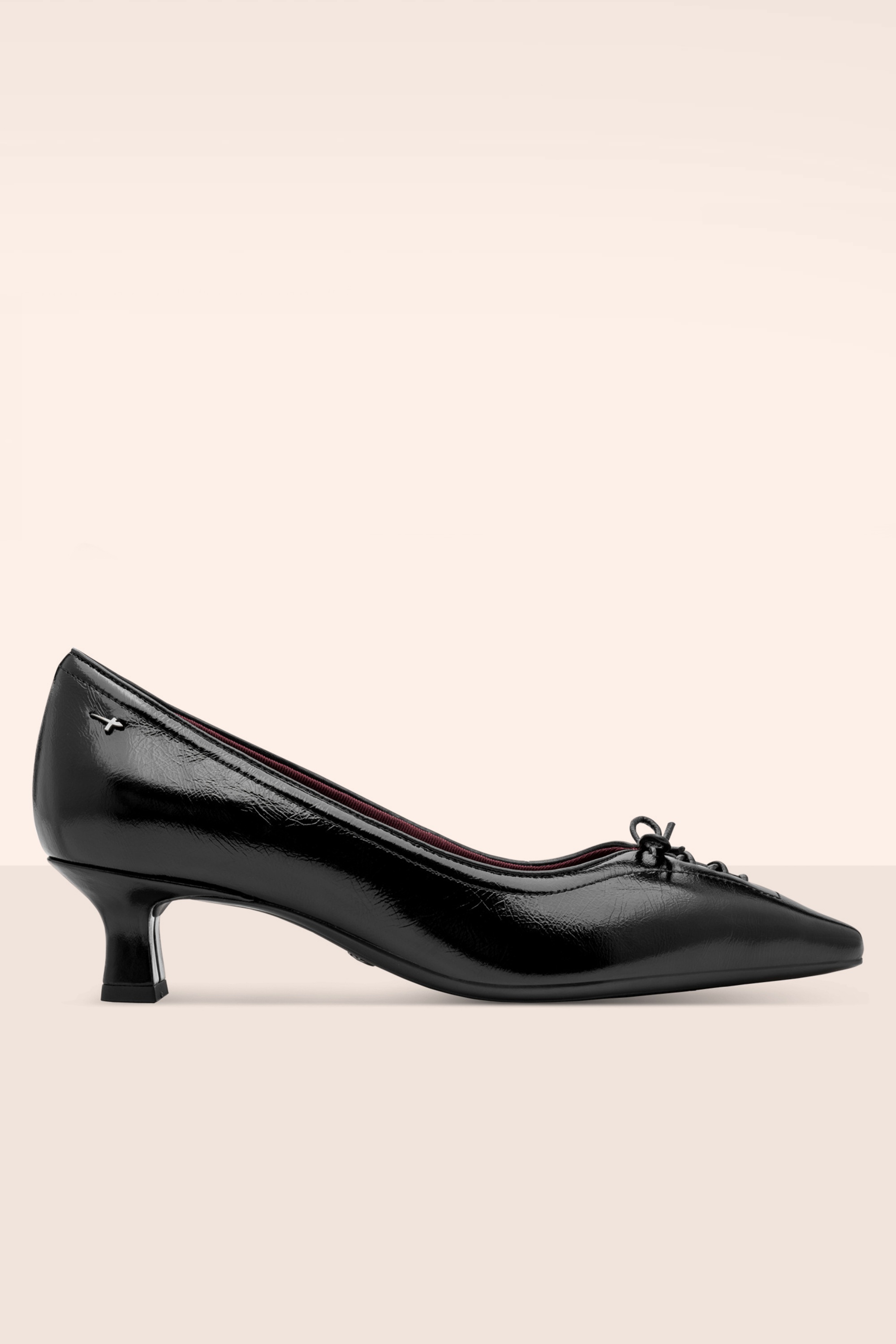 Tamaris - The Coquette Kitten Heel pumps in zwart