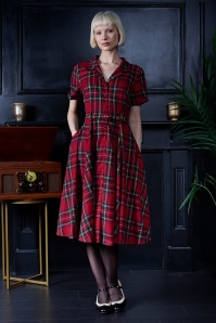 Banned Retro - Robe swing à carreaux Hannah Holiday Tartan en rouge