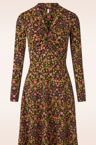 Blutsgeschwister - Robe Hot Knot Shawl en Jardin Encantado 3