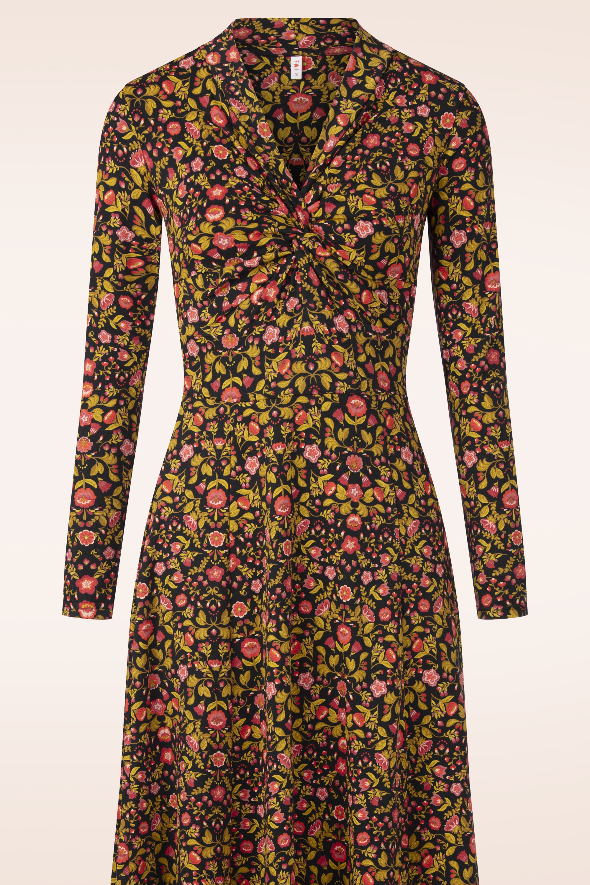 Blutsgeschwister - Robe Hot Knot Shawl en Jardin Encantado 3