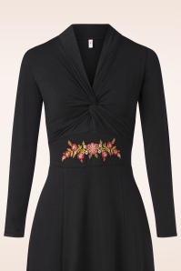 Blutsgeschwister - Robe Hot Knot Shawl en Black and Strong 3