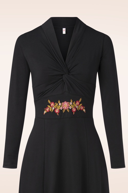 Blutsgeschwister - Robe Hot Knot Shawl en Black and Strong 3