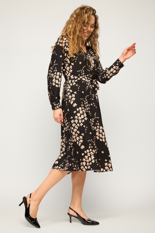 Very Cherry - Magnolia Blossom Crêpe Dress in Noirette 2