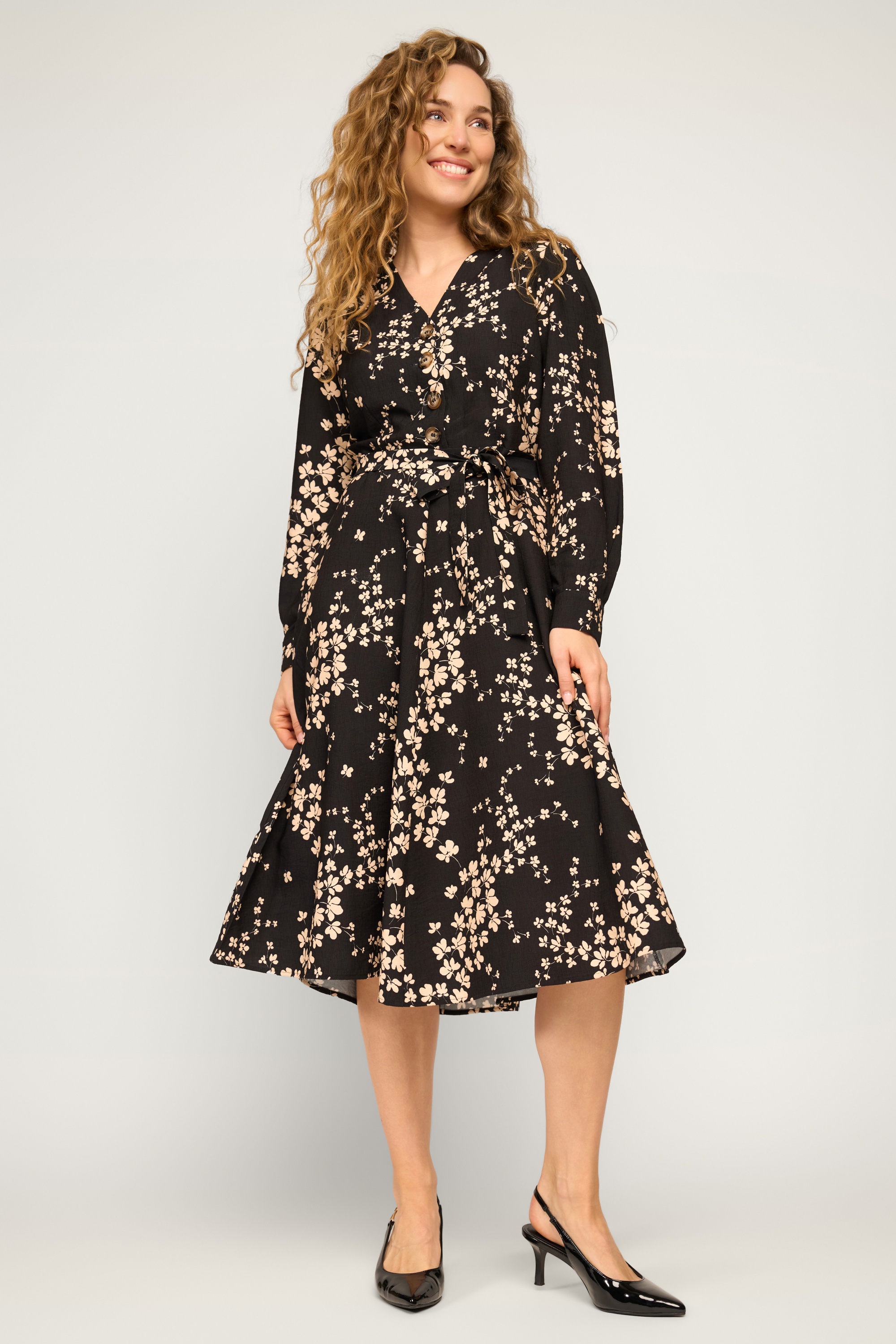 Very Cherry - Magnolia Blossom Crêpe Dress in Noirette