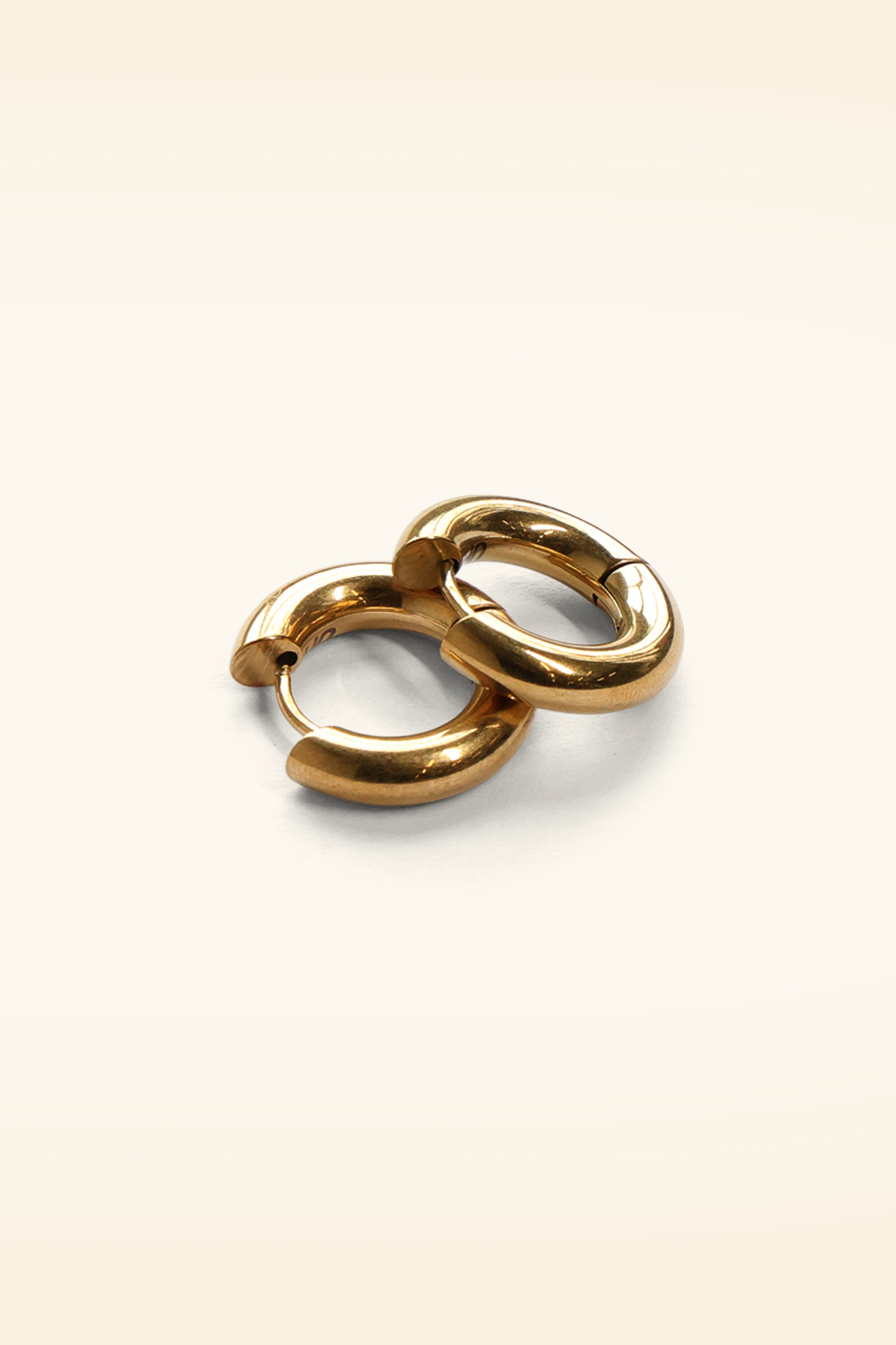Urban Hippies - Small Hoops Earrings in Gold 3