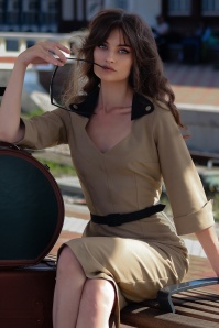 Vintage Diva  - Exclusivité Topvintage ~ Robe crayon Natalie en café au lait 5