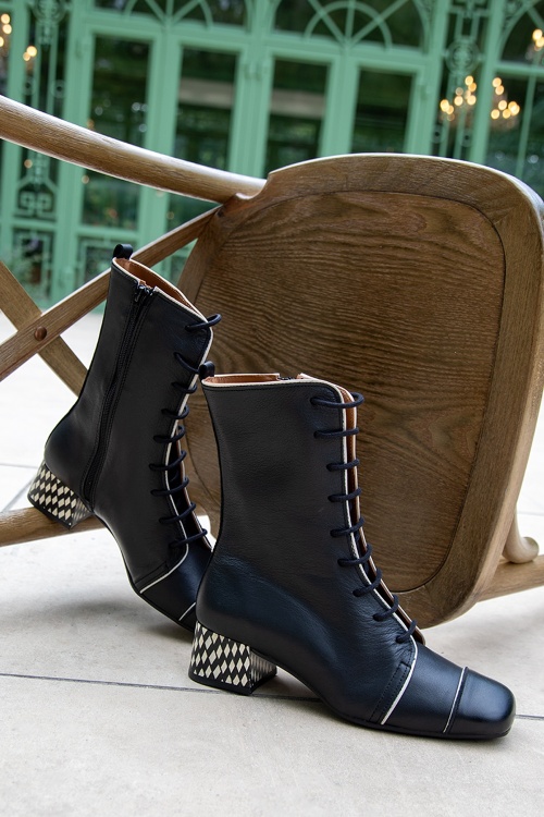 Nemonic - Bottines à lacets Celine en cuir noir 2