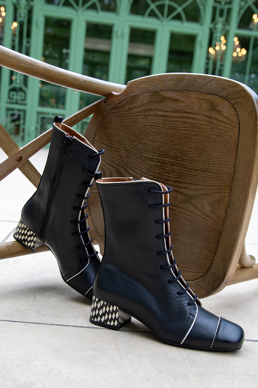 Nemonic - Bottines à lacets Celine en cuir noir 2