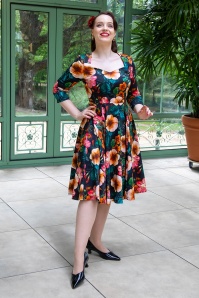 Hearts & Roses - Topvintage exclusive ~ Deena Floral Swing Dress in Black