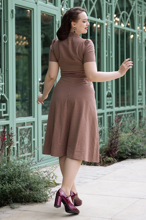 Very Cherry - Revers Kariertes Midikleid in Rosenholz 3