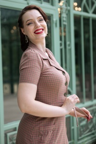 Very Cherry - Revers Kariertes Midikleid in Rosenholz 2