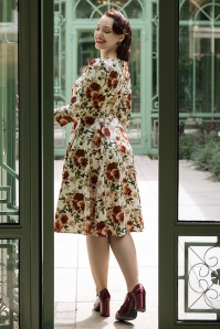 Hearts & Roses - Exklusiv bei Topvintage ~ Deena Florales Swingkleid in Creme 2