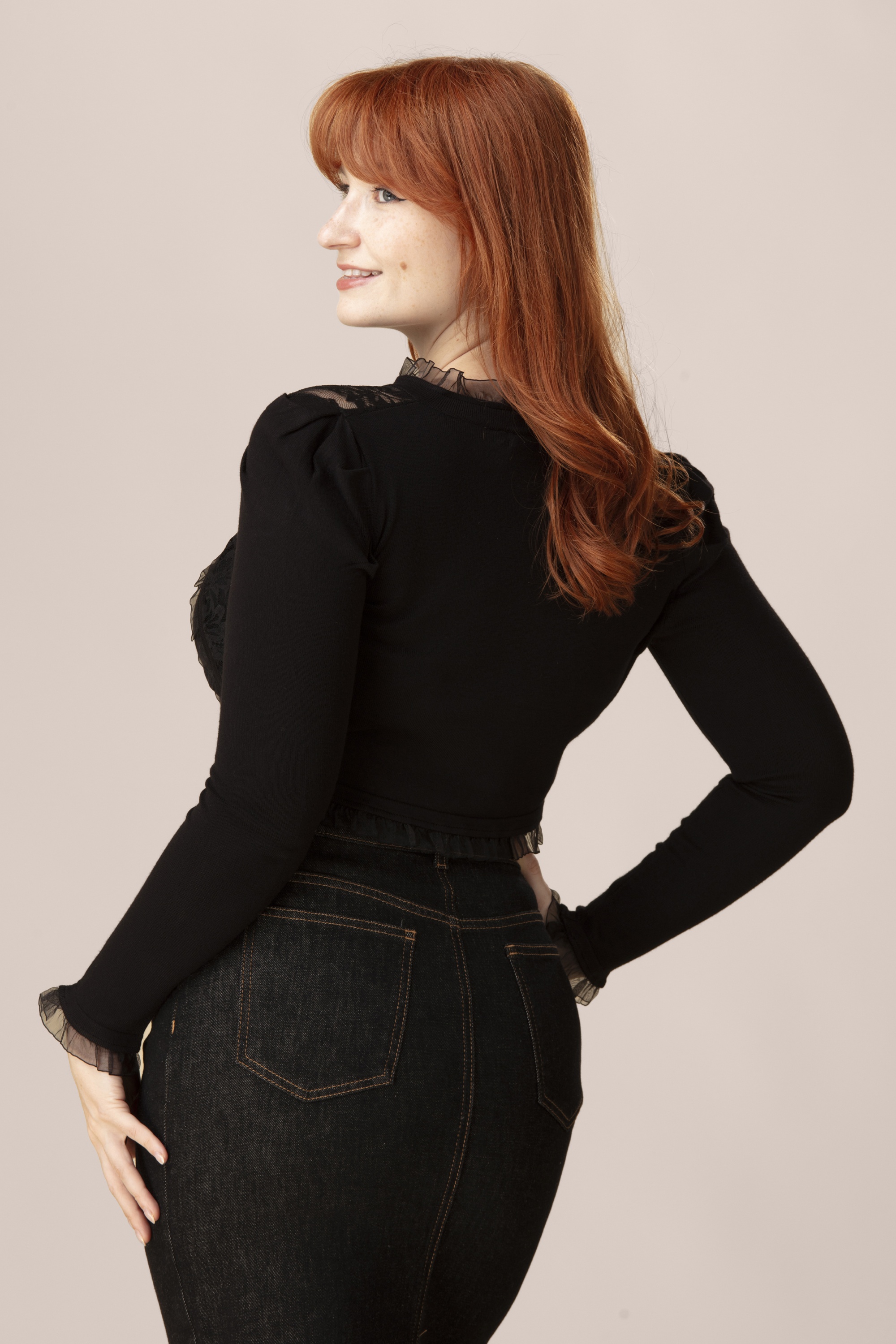 Banned Retro - Midnight Muse Spitzenbolero in Schwarz 2