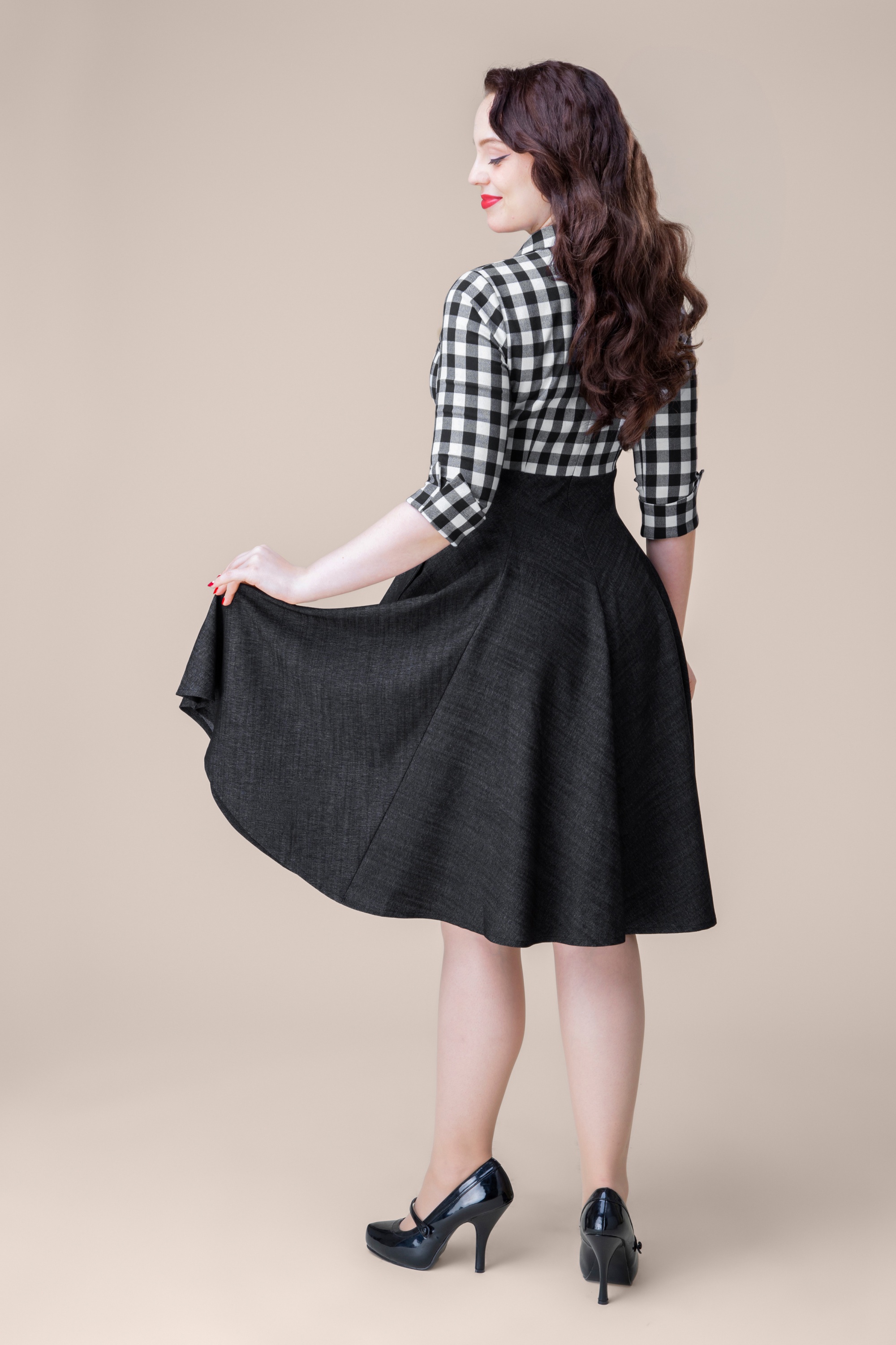 Rock-a-Booty - Exklusiv bei Topvintage ~ Dianne Swingkleid in Schwarz und Kariert 4