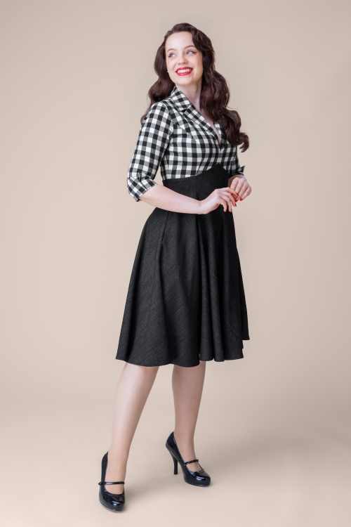 Rock-a-Booty - Exklusiv bei Topvintage ~ Dianne Swingkleid in Schwarz und Kariert 3