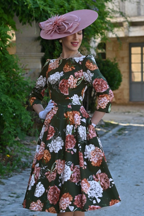 Hearts & Roses - Femke Floral swing jurk in groen en roest 2