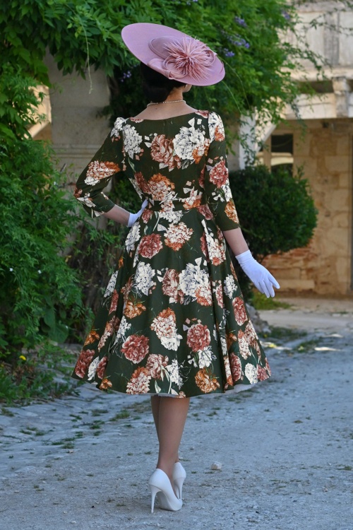 Hearts & Roses - Femke Floral swing jurk in groen en roest 4