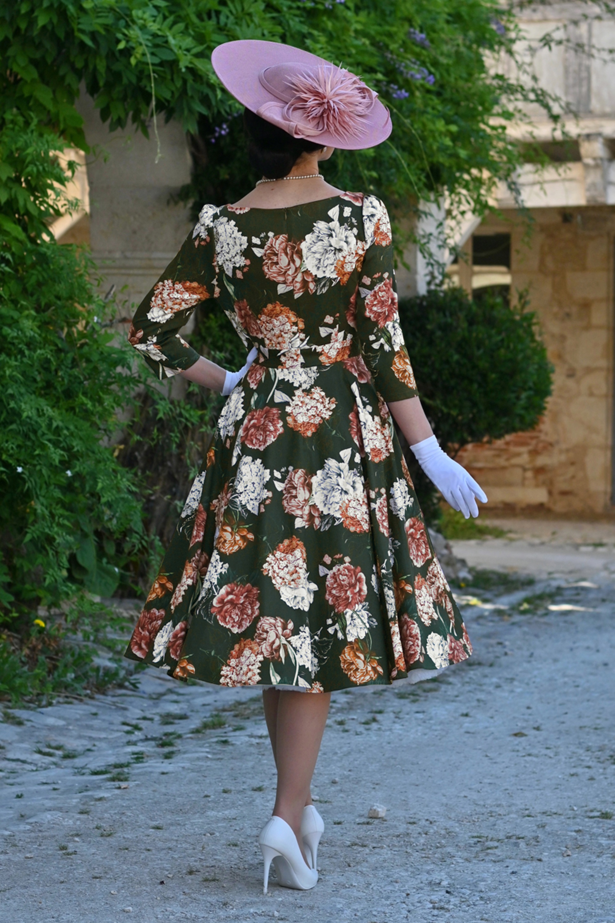 Hearts & Roses - Femke Floral swing jurk in groen en roest 4
