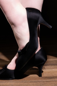 Charlie Stone - Vivienne pumps in zwart 2
