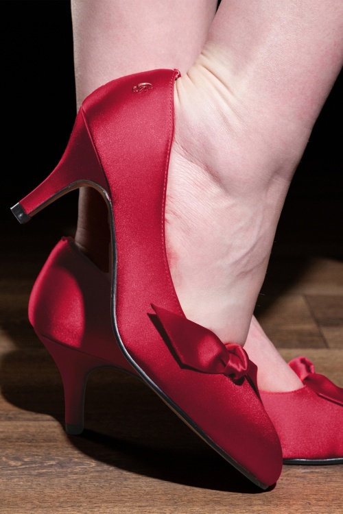 Charlie Stone - Vivienne pumps in rood