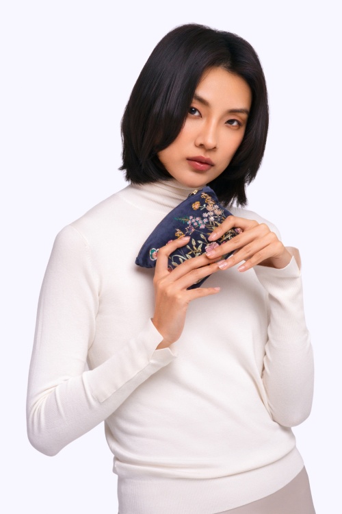 Powder - Floral Hedgerow Mini-Etui in Dunkelblau 2