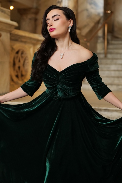 Glamour Bunny - Exklusiv bei Topvintage ~ Norma Jean Samt-Swingkleid in Dunkelgrün 2