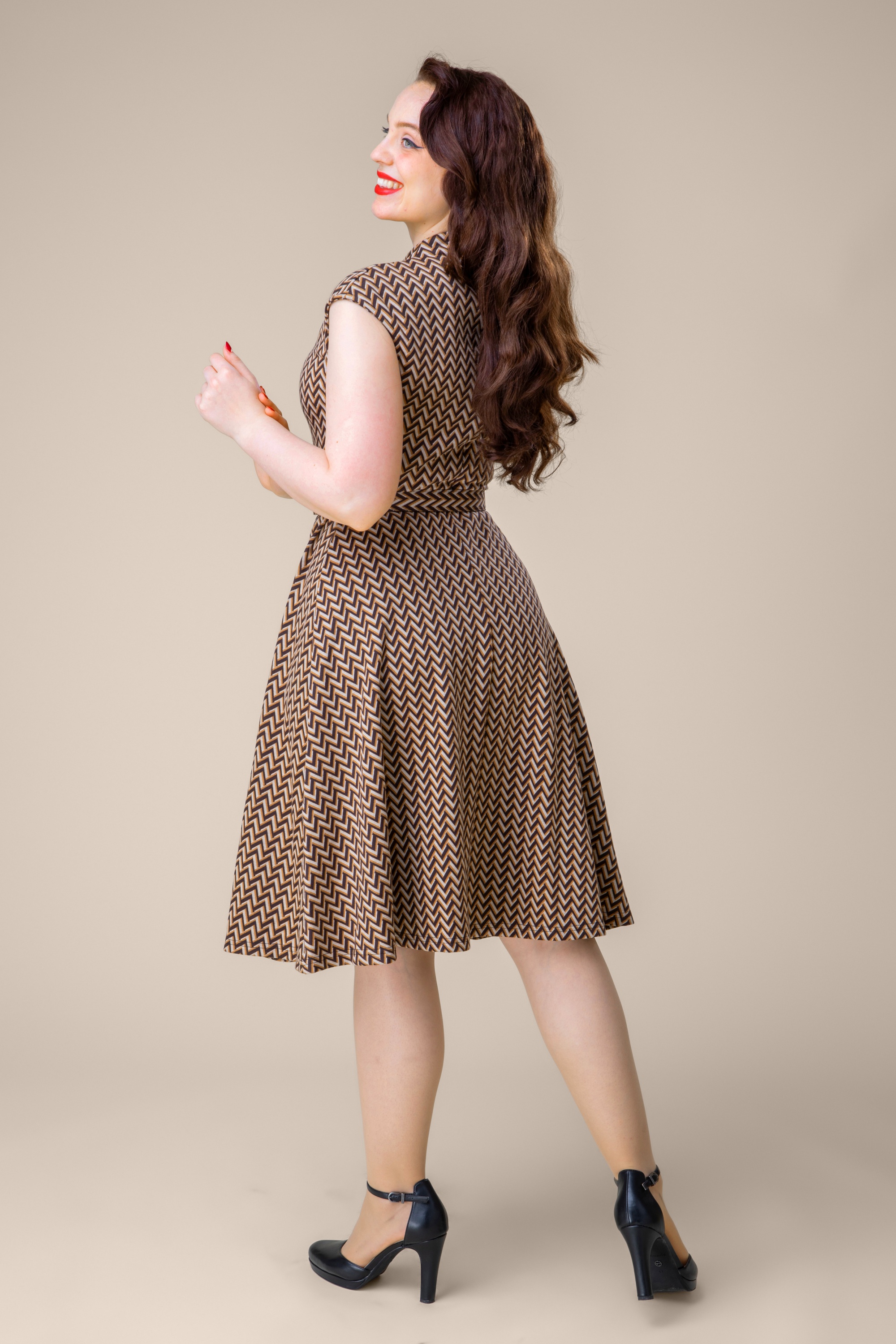 Topvintage Boutique Collection - Topvintage exclusive ~ Aive Swing Dress in Caramel 3