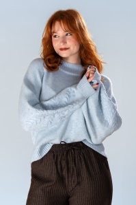 Smashed Lemon - Pull brodé Soft Petal en maille bleu clair 2
