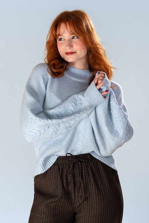 Smashed Lemon - Pull brodé Soft Petal en maille bleu clair 2