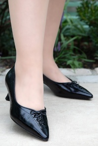 Tamaris - The Coquette Kitten Heel pumps in zwart