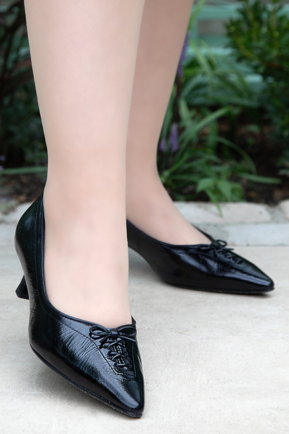Tamaris - The Coquette Kitten Heel pumps in zwart
