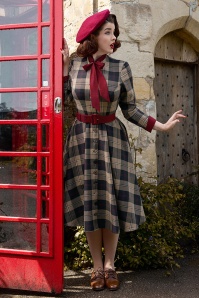 Miss Candyfloss - Leana Saide tartan swing jurk in marineblauw, beige en rood 3